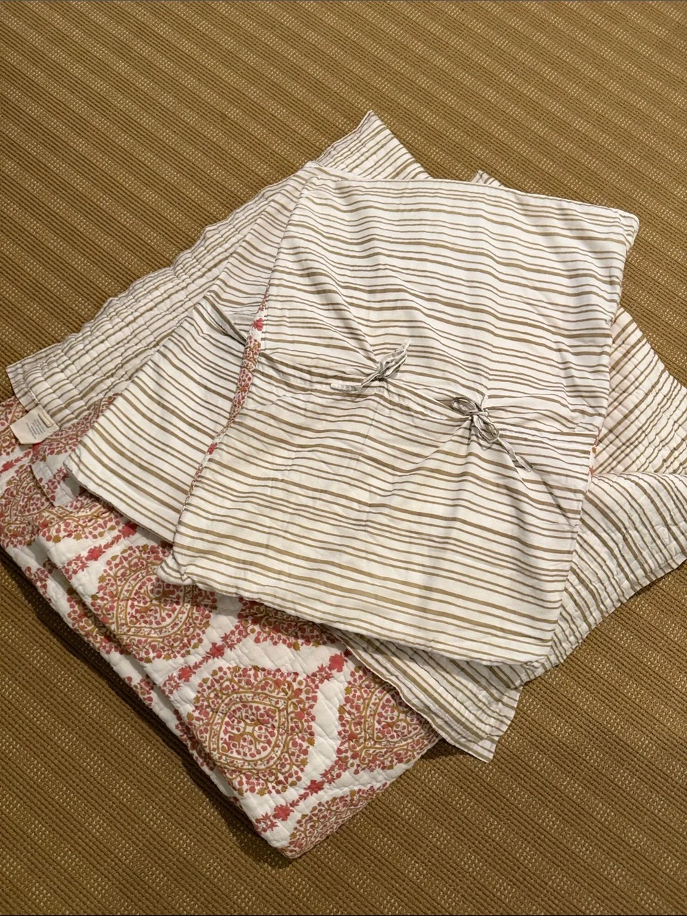 John Robshaw White and Pink Floral Medallion Quilted Bedspread - Home Bedding